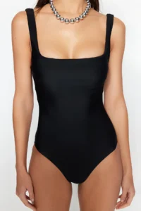 TRENDYOLMİLLA Black Square Neck Covered Regular Basic Swimsuit - Image 3