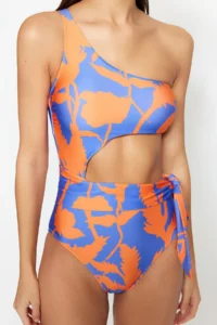 TRENDYOLMİLLA Floral Patterned Cut Out/Window Detailed One Shoulder Covered Regular Swimsuit - Image 3