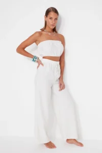 TRENDYOLMİLLA beachwear White Weaving Shirred Blouse-Pants Set - Image 3
