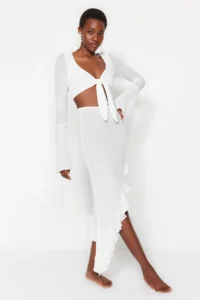 TRENDYOLMİLLA beachwear White Weaving Frilly Blouse-Skirt Set - Image 2