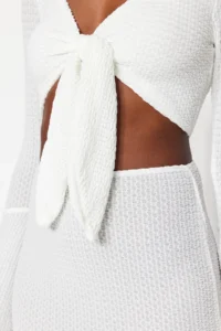 TRENDYOLMİLLA beachwear White Weaving Frilly Blouse-Skirt Set - Image 5