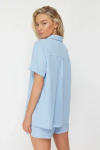 TRENDYOLMİLLA Mavi Weaving Beach Shirt Shorts Set - Image 6