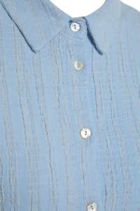 TRENDYOLMİLLA Mavi Weaving Beach Shirt Shorts Set - Image 8