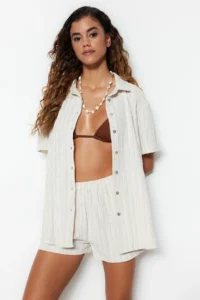 TRENDYOLMİLLA Ecru Weaving Beach Shirt Shorts Set - Image 2