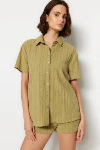 TRENDYOLMİLLA Green Weaving Beach Shirt Shorts Set - Image 4