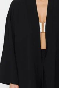 TRENDYOLMİLLA Black Weaving Beach Mini High Waist Kimono-Shorts Set - Image 5