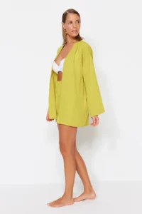 TRENDYOLMİLLA Oil Green Weaving Beach Mini High Waist Kimono-Shorts Set - Image 3