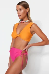 TRENDYOLMİLLA Fuchsia Cut Out/Window Detailed Regular High Waist Bikini Bottom - Image 2