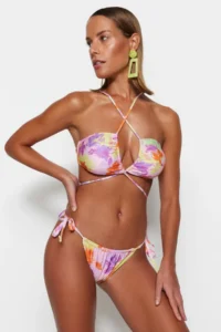 TRENDYOLMİLLA Floral Patterned Tunnelled Normal Hem Bikini Bottom - Image 3