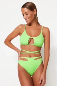 TRENDYOLMİLLA Green Cut Out/Pencereli High Waist Normal Hem Bikini Bottom - Image 2