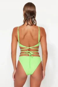 TRENDYOLMİLLA Green Cut Out/Pencereli High Waist Normal Hem Bikini Bottom - Image 6