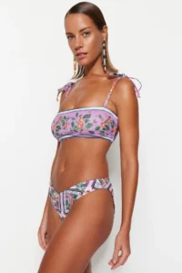 TRENDYOLMİLLA Floral Patterned V Cut Normal Hem Bikini Bottom - Image 3