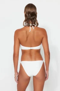 TRENDYOLMİLLA White tied up textured Regular Bikini Bottom - Image 7
