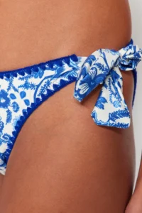TRENDYOLMİLLA Shawl pattern Embroidered Regular Regular Waist Bikini Bottom - Image 5