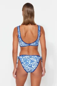 TRENDYOLMİLLA Shawl pattern Embroidered Regular Regular Waist Bikini Bottom - Image 6