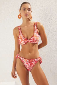 TRENDYOLMİLLA Shawl pattern Embroidered Regular Regular Waist Bikini Bottom - Image 2