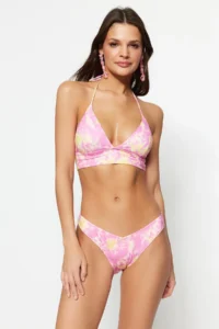 TRENDYOLMİLLA Batik Patterned V Cut Normal Hem Bikini Bottom