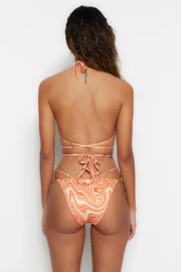 TRENDYOLMİLLA Abstract Patterned tied up Triangle Covered Bikini Top - Image 6