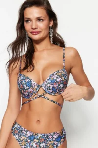TRENDYOLMİLLA Floral Patterned tied up balconette Push Up Bikini Top - Image 2