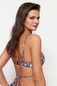 TRENDYOLMİLLA Floral Patterned tied up balconette Push Up Bikini Top - Image 3