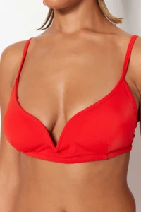 TRENDYOLMİLLA Rejection Triangle V Telli Bikini Top - Image 4