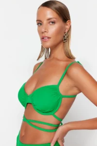 TRENDYOLMİLLA Green underwire tied up Bikini Top - Image 3
