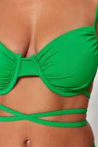 TRENDYOLMİLLA Green underwire tied up Bikini Top - Image 5
