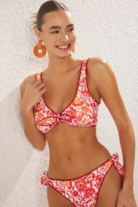 TRENDYOLMİLLA Striped Embroidered Triangle Covered Bikini Top - Image 2