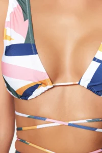 TRENDYOLMİLLA Abstract Patterned Triangle tied up Bikini Top - Image 5
