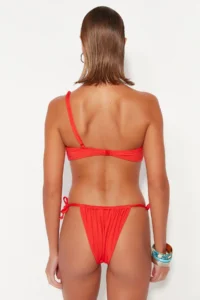 TRENDYOLMİLLA Rejection One Shoulder Cut Out/Pencereli Bikini Top - Image 6