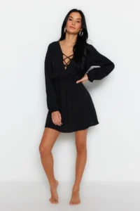 TRENDYOLMİLLA Black Weaving Binding Detailed Beach Mini Dress - Image 6