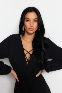 TRENDYOLMİLLA Black Weaving Binding Detailed Beach Mini Dress - Image 7