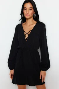 TRENDYOLMİLLA Black Weaving Binding Detailed Beach Mini Dress - Image 8