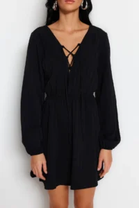 TRENDYOLMİLLA Black Weaving Binding Detailed Beach Mini Dress - Image 9