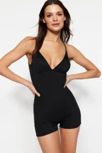 TRENDYOLMİLLA Black Low-cut back V-neck Shorts Basic Swimsuit - Image 2