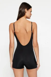 TRENDYOLMİLLA Black Low-cut back V-neck Shorts Basic Swimsuit - Image 4