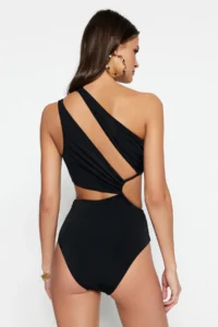 TRENDYOLMİLLA Black Tunnelated One Shoulder Covered Regular Swimsuit - Image 6