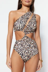 TRENDYOLMİLLA Leopard Patterned tunnelled One Shoulder Covered Regular Mayokini - Image 4