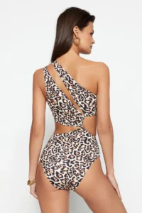 TRENDYOLMİLLA Leopard Patterned tunnelled One Shoulder Covered Regular Mayokini - Image 6