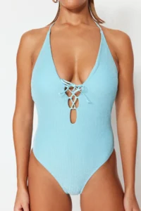 TRENDYOLMİLLA Mavi Derin Dekolteli Piped Simli Normal Hem Swimsuit - Image 4