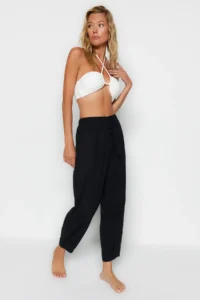 TRENDYOLMİLLA beachwear Black Weaving High Waist Pants - Image 3