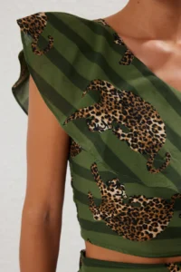 TRENDYOLMİLLA Leopard Patterned with flywheel One Shoulder 100% Cotton Blouse Skirt Beach Set - Image 4