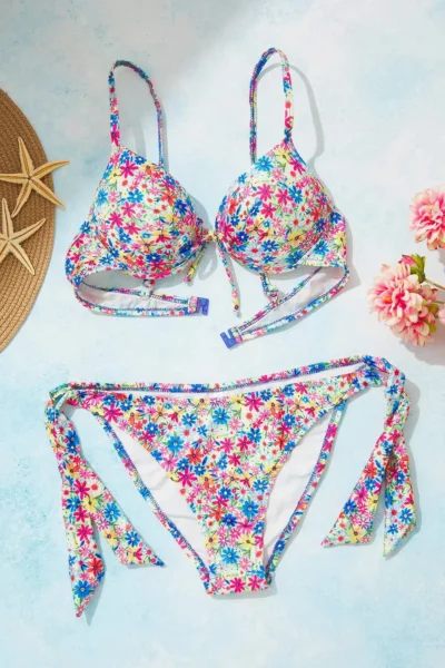 TRENDYOLMİLLA Floral Patterned Regular Low Waist Bikini Bottom