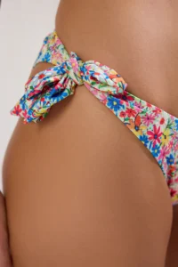 TRENDYOLMİLLA Floral Patterned Regular Low Waist Bikini Bottom - Image 4