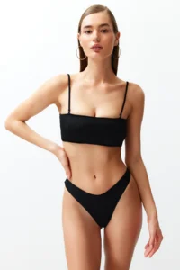 TRENDYOLMİLLA Black V Cut Thong Regular Waist Basic Bikini Bottom