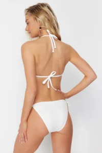 TRENDYOLMİLLA White Triangle Covered Regular Regular Waist Bikini Set - Image 6