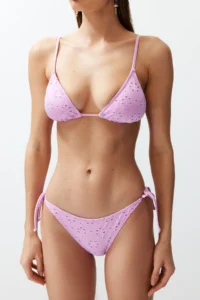 TRENDYOLMİLLA Pink textured Triangle tied up Regular Waist Regular Bikini Set - Image 4