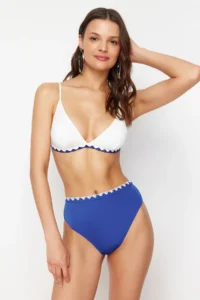 TRENDYOLMİLLA Saks Blue-White Color Bloklu Triangle Embroidered High Waist Regular Bikini Set - Image 3