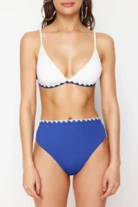 TRENDYOLMİLLA Saks Blue-White Color Bloklu Triangle Embroidered High Waist Regular Bikini Set - Image 4