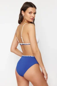 TRENDYOLMİLLA Saks Blue-White Color Bloklu Triangle Embroidered High Waist Regular Bikini Set - Image 5